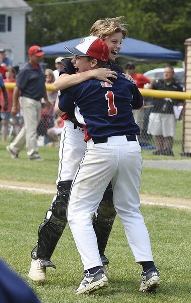 CAMPEONES IMPROBABLES: Peabody West LL aturde al invicto Pittsfield American para reclamar el título estatal